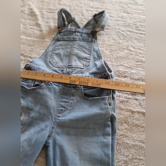 Girls Oshkosh Bib Overalls with Patches Size 6-6X - Picture 8 of 11